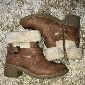 Little girls booties!! Super cute!!!